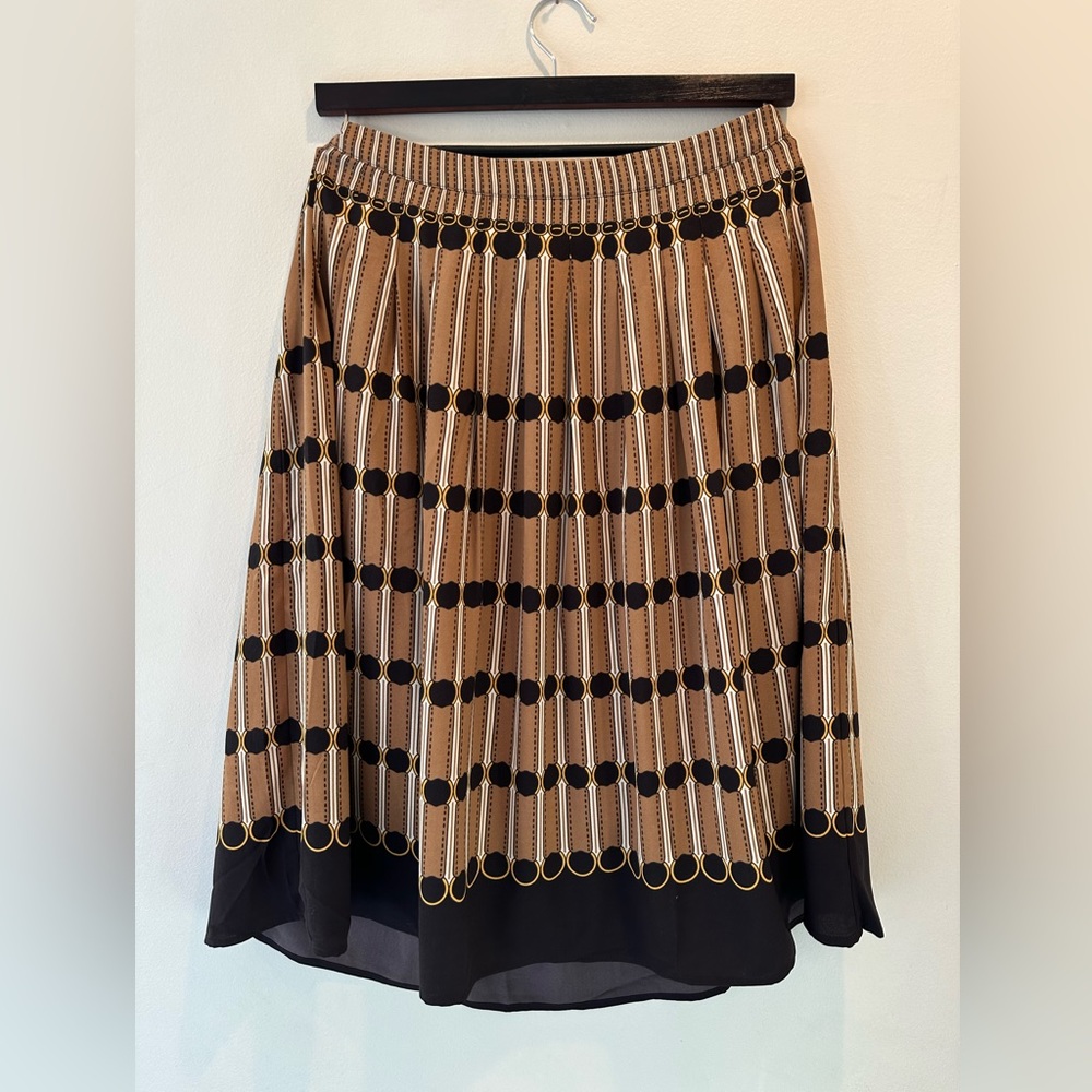 Pleated skirt in tan, brown, and gold